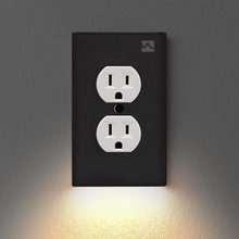 Load image into Gallery viewer, OUTLET WALL PLATE WITH LED NIGHT LIGHTS-NO BATTERIES OR WIRES [UL FCC CSA CERTIFIED]

